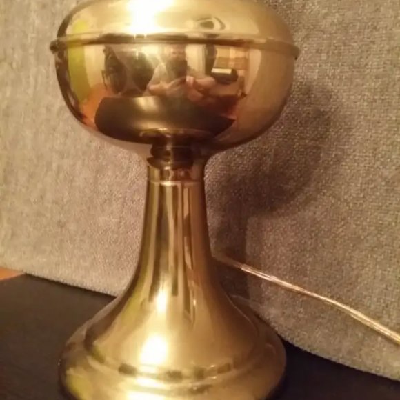 Vintage Brass Oil Style Electric Table Lamp - 22.5 inches height - Picture 3 of 6